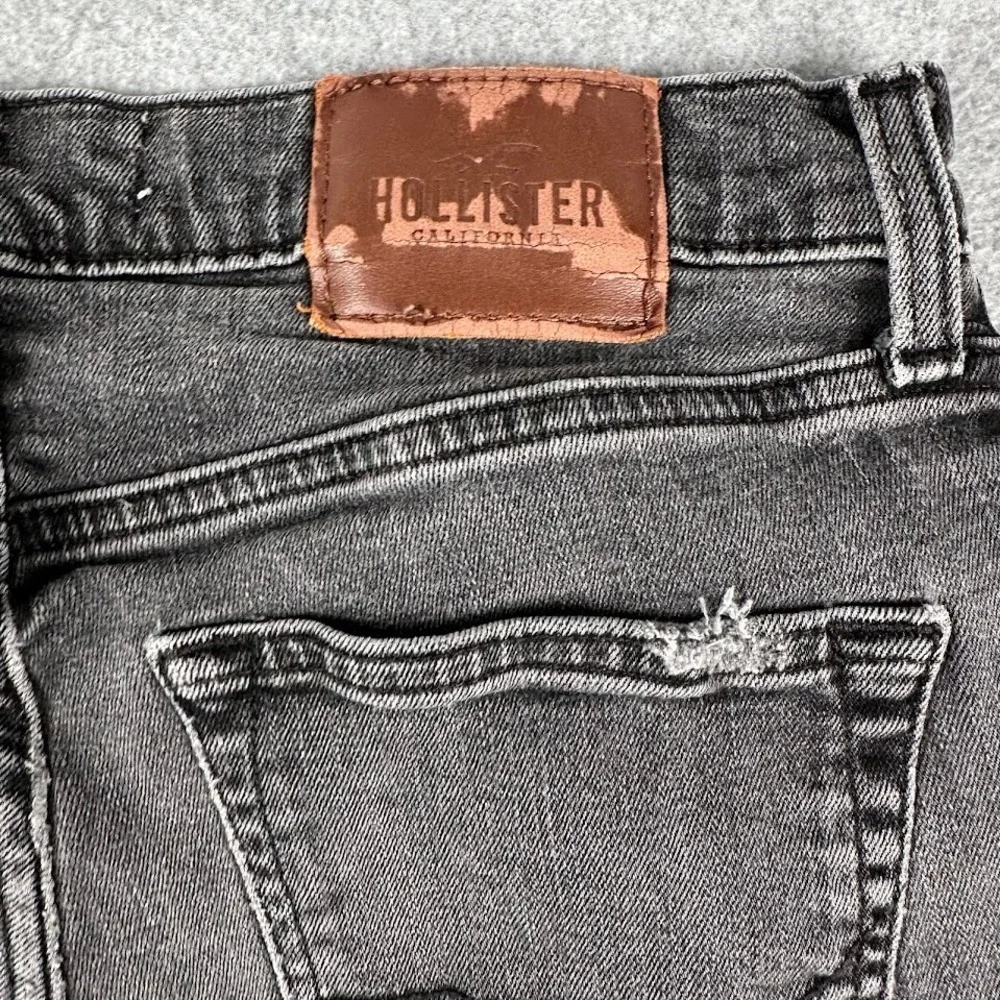 Hollister department men